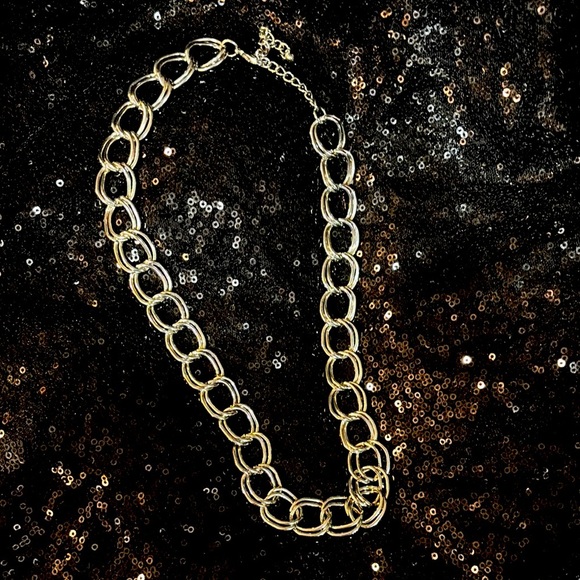 Jewelry - Elegant silver Chain Necklace